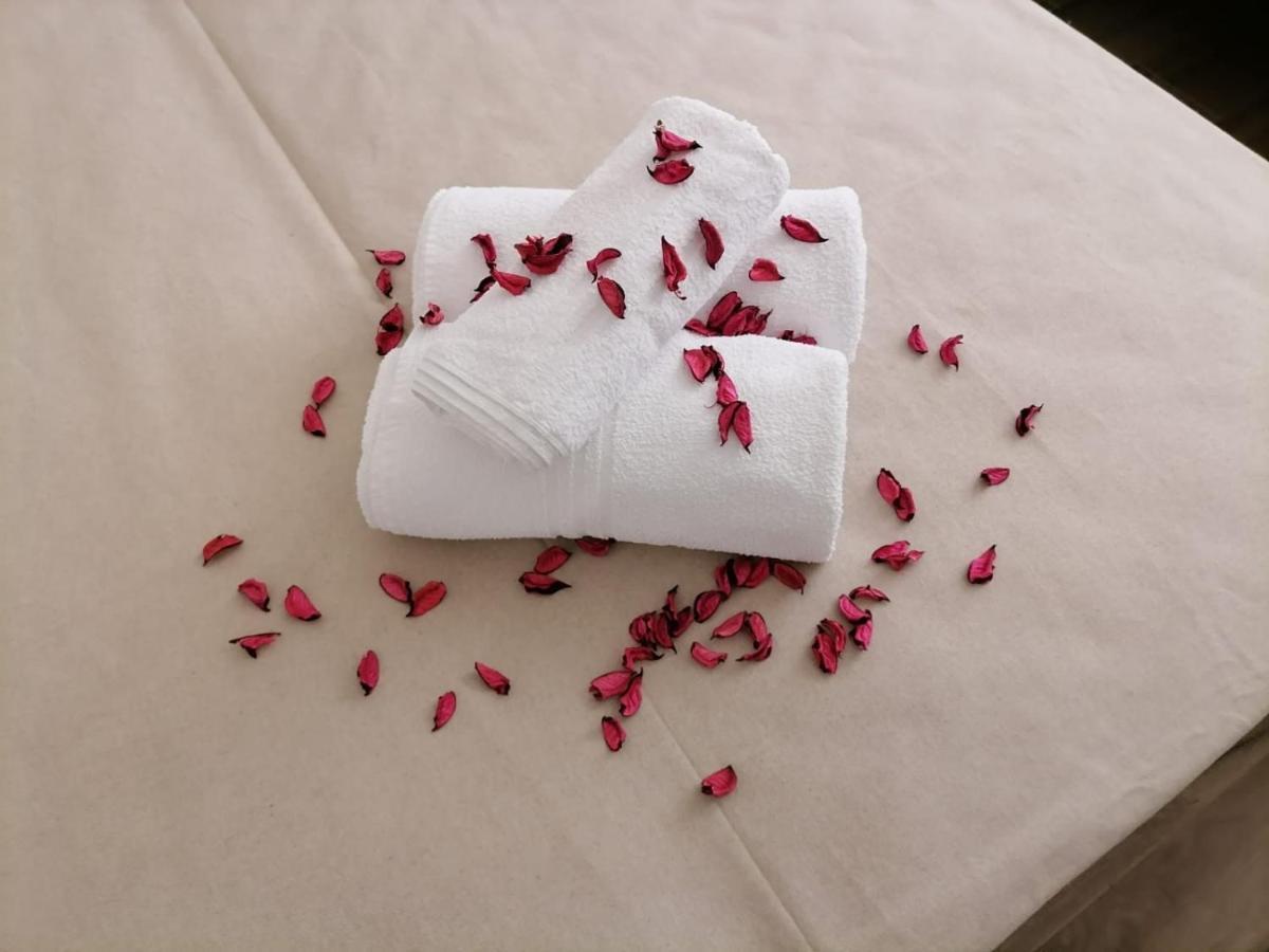 I Tre Cuori Bed & Breakfast ตาออร์มินา ภายนอก รูปภาพ